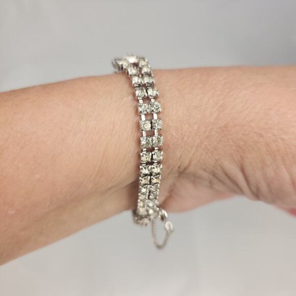 Vintage Beautiful Deco Signed Kramer of NY Rhinestone Bracelet with Safety Chain - Picture 3 of 8